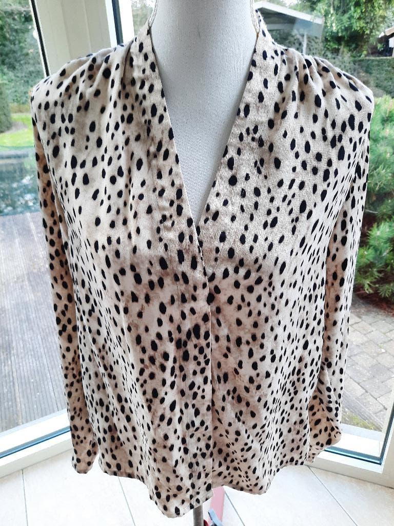 Knappe blouse NORR - S/M, Kleding | Dames, Blouses en Tunieken, Zo goed als nieuw, Maat 38/40 (M), Beige, Ophalen of Verzenden