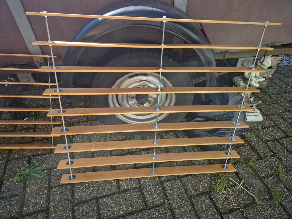 Groot en iets kleiner rek voor hotwheels of iets anders, Ophalen