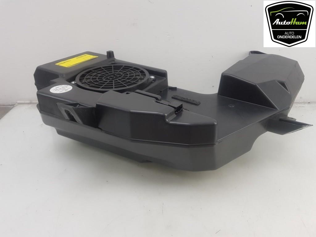 SUBWOOFER Audi A4 Avant (B6) (01-2001/01-2005), Utilisé, Audi