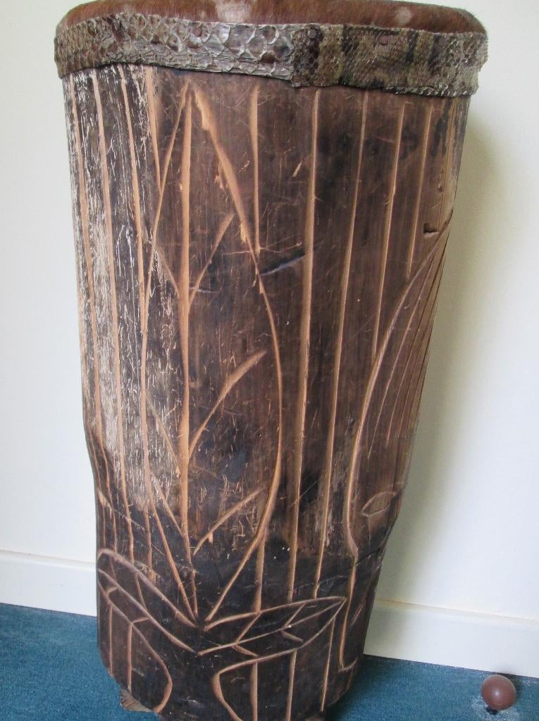 Tambour africain et ustensiles d'Afrique, Enlèvement