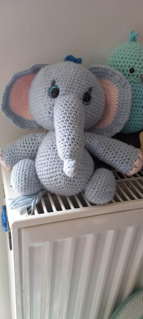 Lief olifantje met schattige ogen - nieuw - 23 cm groot, Kinderen en Baby's, Kraamcadeaus en Geboorteborden, Ophalen of Verzenden