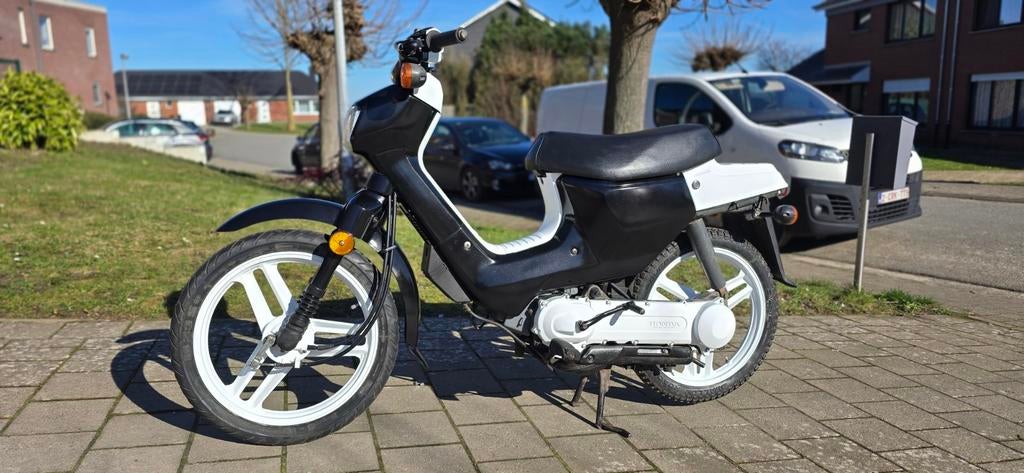 Honda Wallaroo deluxe 50cc in Uitstekende staat, Fietsen en Brommers, Brommeronderdelen | Scooters, Ophalen, Zo goed als nieuw