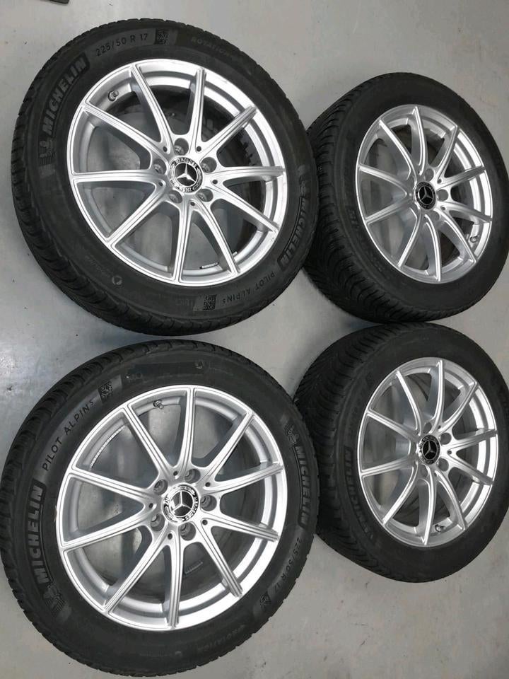 4 velgen + originele Mercedes-Benz 17” winterbanden — zeer g, Ophalen, Winterbanden, Band(en)