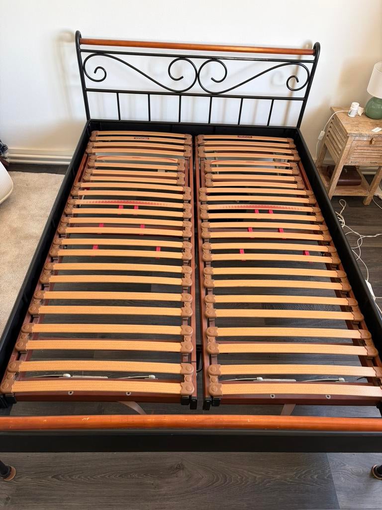 Lit plus sommier140 x 200, livraison possible dans la région, Enlèvement, Utilisé