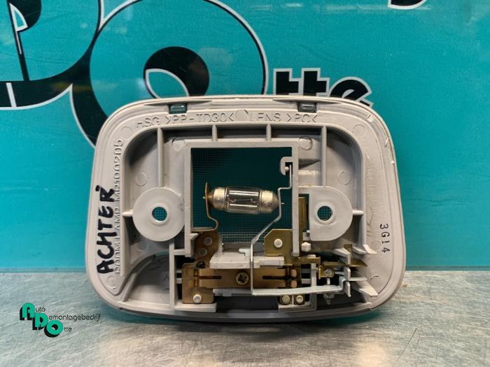 Eclairage intérieur arrière d'un Mitsubishi Lancer (Lancer, -, 3 mois de garantie, Utilisé, Mitsubishi