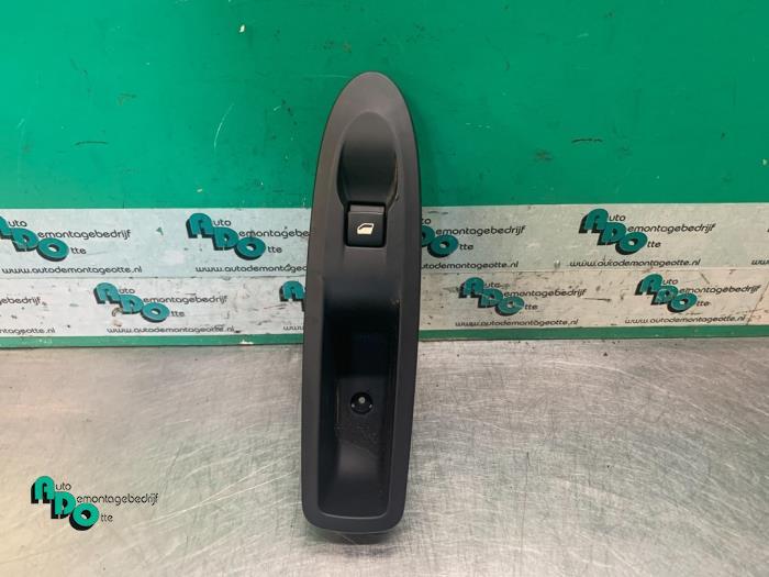 Commutateur vitre électrique d'un Citroen C4 (C4 10-), -, 3 mois de garantie, Utilisé, -