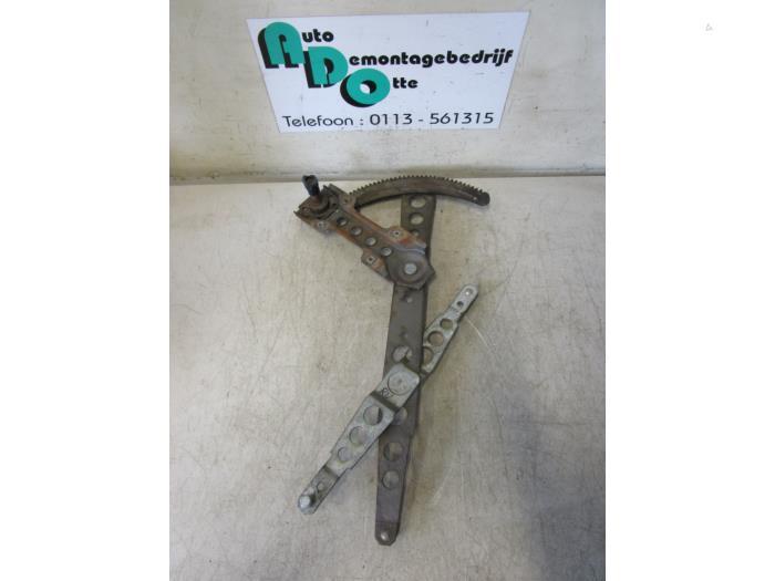 Mécanique vitre 4portes avant droite d'un Volvo 2-Serie, -, 3 mois de garantie, -, -