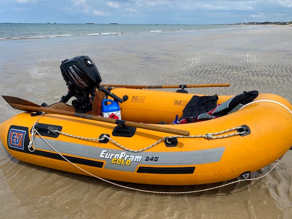 Bateau gonflable style zodiac 2,45m, Jusqu'à 10 ch, Enlèvement, Utilisé, Moteur hors-bord