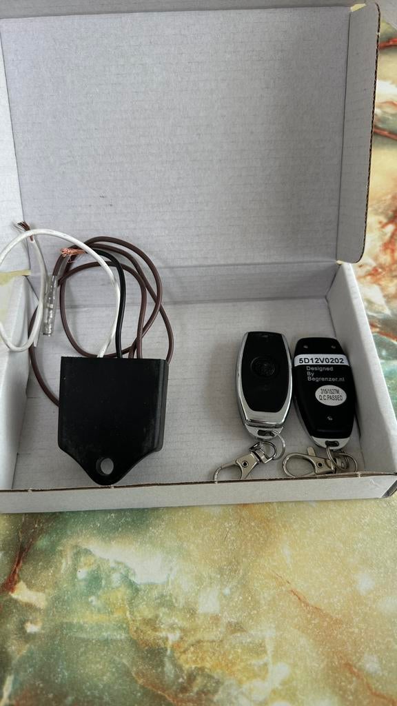 Begrenzer 2takt met afstandsbediening, Fietsen en Brommers, Brommeronderdelen | Scooters, Ophalen, Zo goed als nieuw