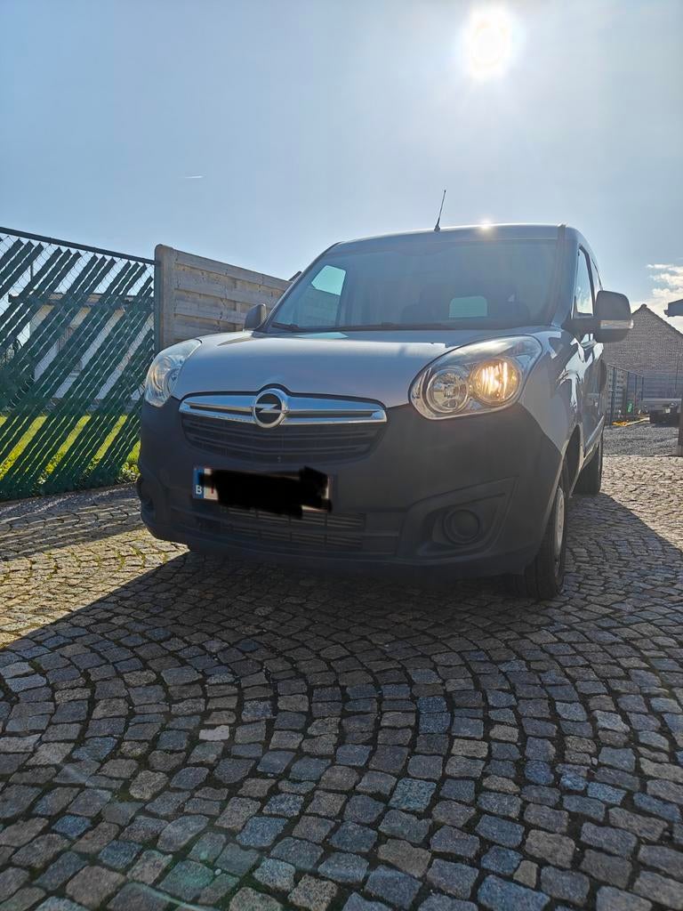Opel Combo 1.4i 88 000 km 2018, Autos, Camionnettes & Utilitaires, Particulier, ABS, Airbags, Air conditionné, Bluetooth, Feux de virage