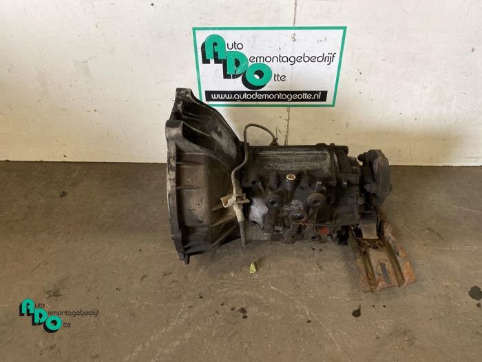 Versnellingsbak van een Mercedes 200 - 500, Gebruikt, -, Ophalen of Verzenden, -