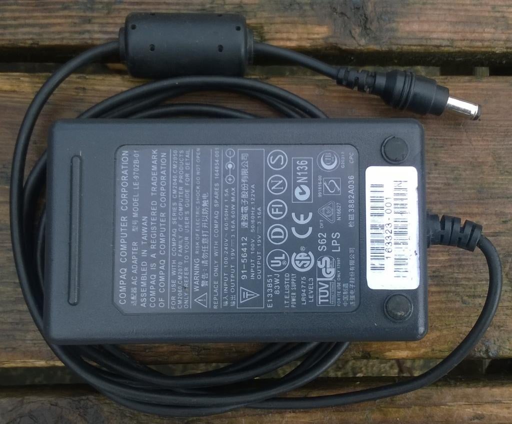 Oplader Laptop, Compaq 19 Volt - 3,16 Ampere, Computers en Software, Laptop-opladers, Gebruikt, Ophalen of Verzenden