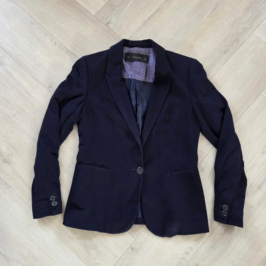 Veste femme Zara noire taille M bobbin, Vêtements | Femmes, Vestes & Costumes, Comme neuf, Manteau, Taille 38/40 (M), Noir, Envoi