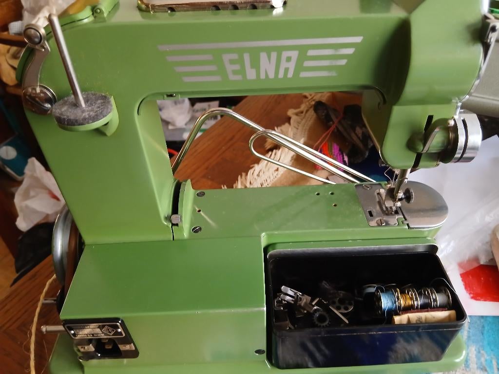 Naaimachine ELNA GENEVE, Hobby & Loisirs créatifs, Machines à coudre & Accessoires, Enlèvement, Comme neuf, Machine à coudre, Autres marques