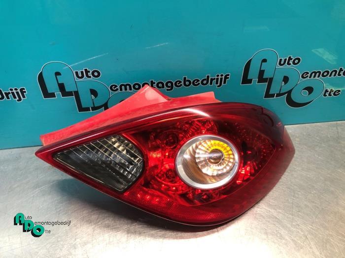 Achterlicht rechts van een Opel Corsa (Corsa D 07-), Auto-onderdelen, Gebruikt, -, -, Opel