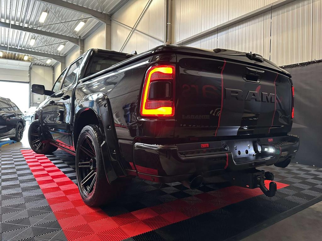 Dodge RAM 1500/V8/Laramie/Limited/Night/Hulk Edition/Pano/Lu, Auto's, USB, Zwart, Bedrijf, 5 zetels