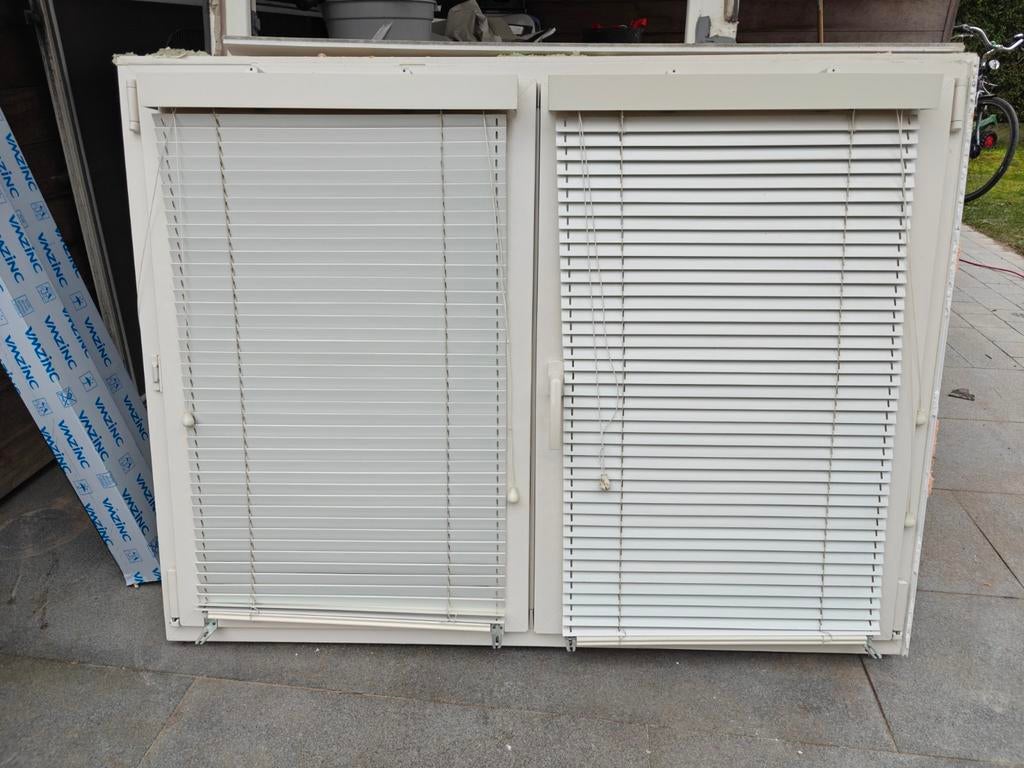 PVC raam en deur met lamellen, Ophalen