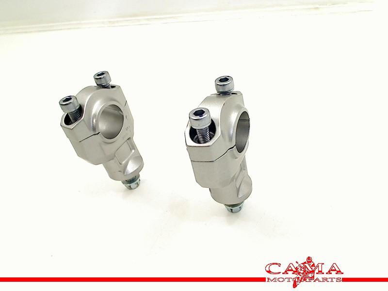 AGRANDISSEMENT GUIDON MT 10 2016-2021 (MT10 RN458 B67), Motos, Dhr. S. di Majo, Utilisé, Info@cama-motorparts.nl, P.J. Troelstraweg 8 8
3144 CX  MAASSLUIS, NL