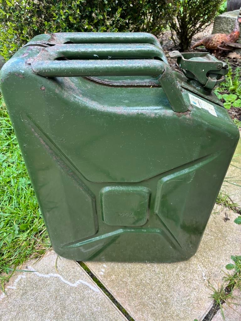 Brandstof jerrycan metaal 20 l inhoud, Ophalen