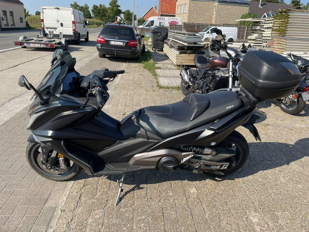 Kymco AK550