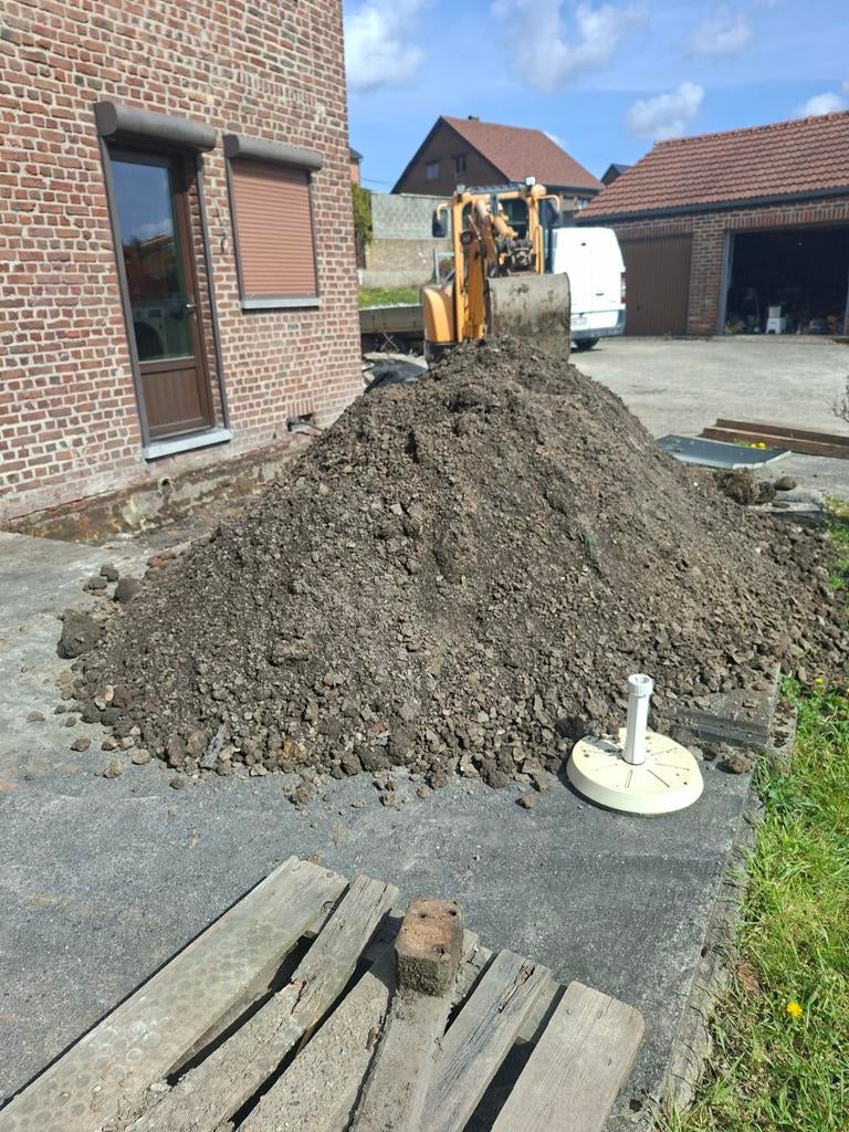 Terre noire à donner châtelineau, Jardin & Terrasse, Enlèvement