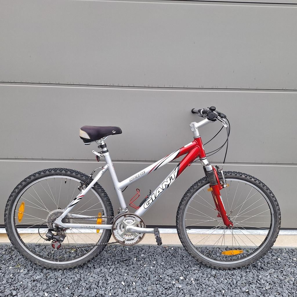 Vtt Giant taille S femme bon état, Giant