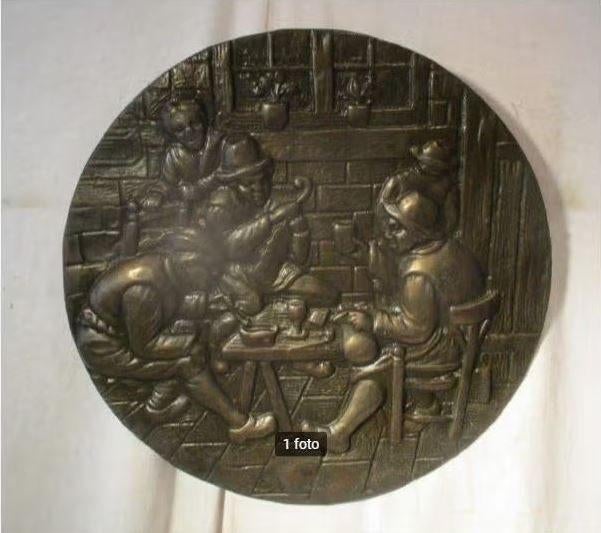 Belle décoration murale en métal - Hommes buvant - 33 cm, Enlèvement ou Envoi, Métal, Comme neuf, Panneau mural