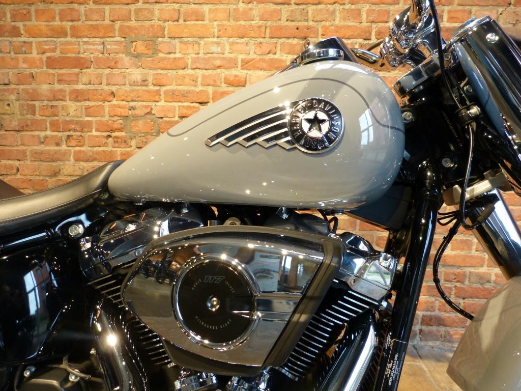 Harley-Davidson SOFTAIL FLFBS Fat Boy 117, Contrôle de traction, Plus de 35 kW, 1923 cm³, Info@freedom-machines.be