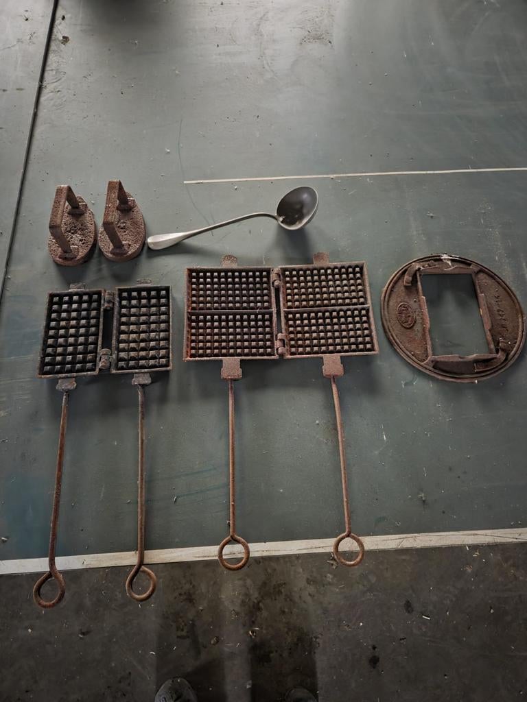 Verschillende antiek gereedschappen, Antiquités & Art, Antiquités | Outils & Instruments, Enlèvement