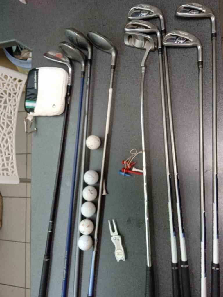 Clubs de golf et chariot, Enlèvement