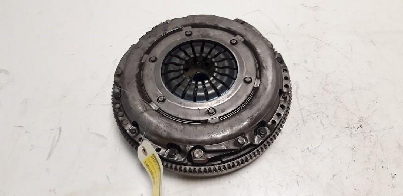 VOLANT MOTEUR BI-MASSE Volkswagen Golf VII (AUA), Utilisé, Volkswagen