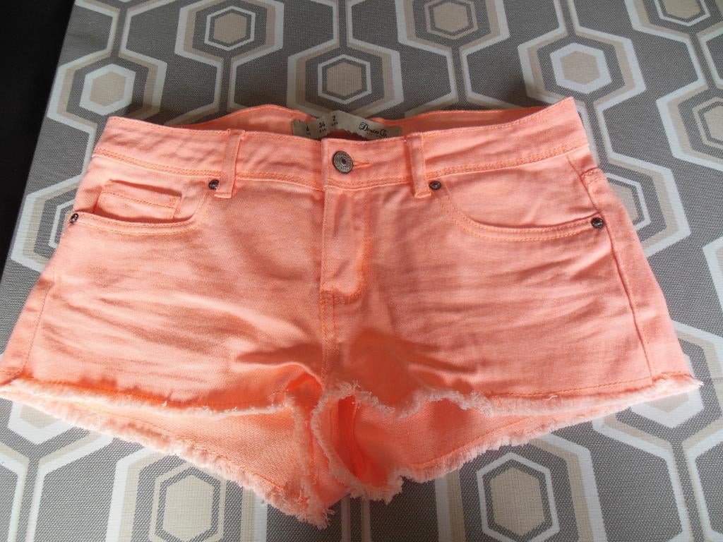 jeansshort DenimCO confectiemaat 34 in nieuwstaat, Kleding | Dames, Denim co, Ophalen of Verzenden, Zo goed als nieuw, W27 (confectie 34) of kleiner