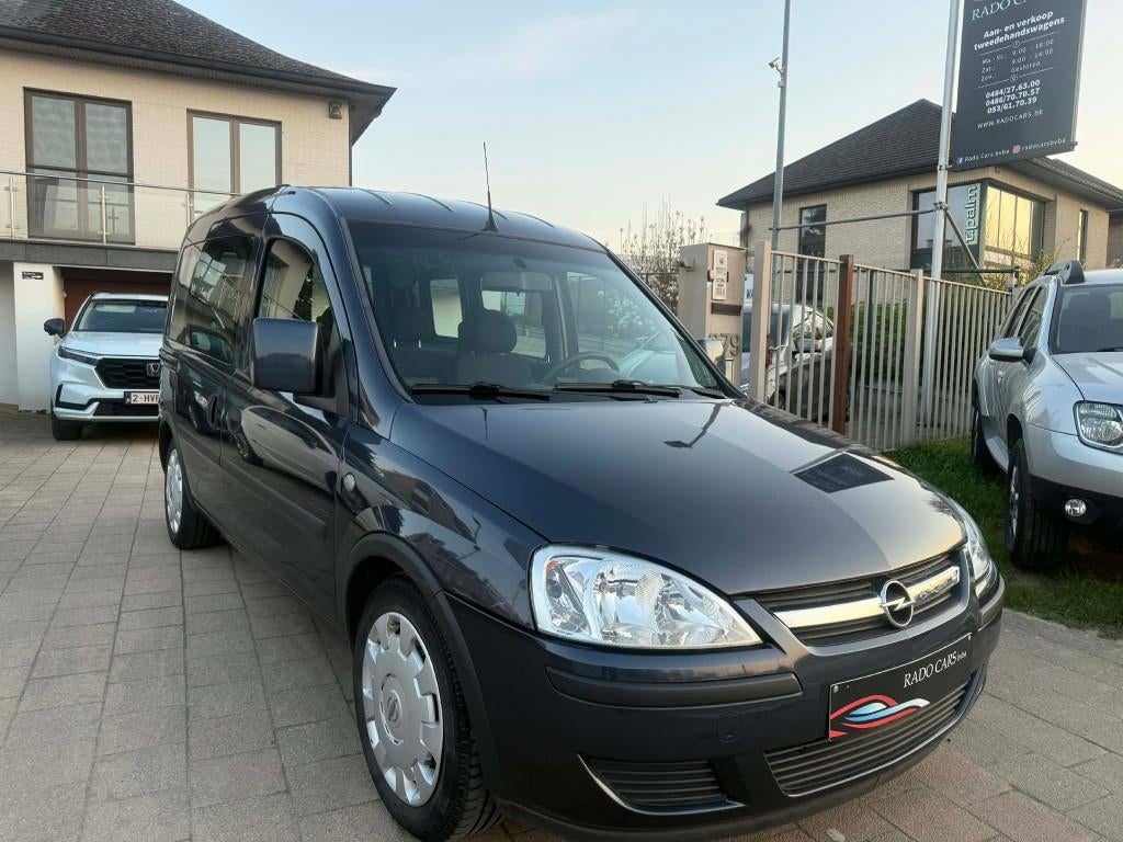 Opel Combo essence 01/2006, Achat, Entreprise, Boîte manuelle, 151 g/km
