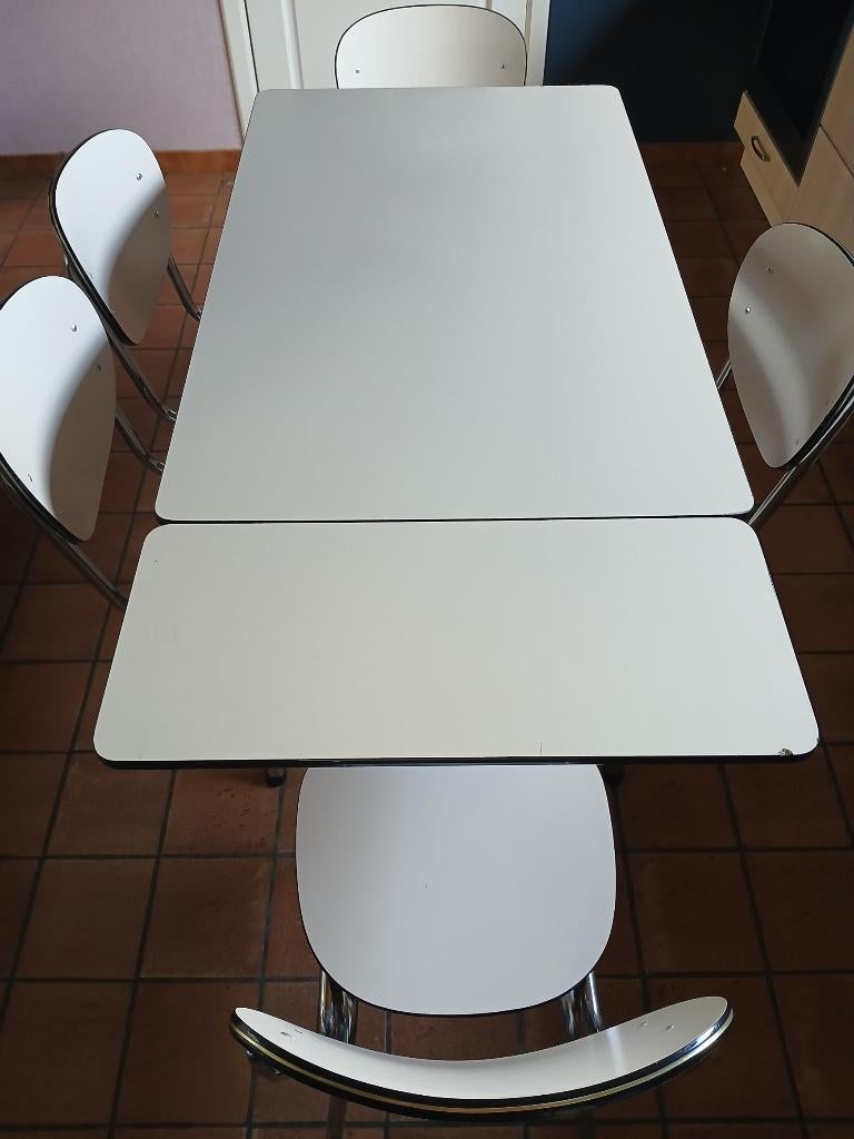 Witte eettafel inclusief vijf stoelen, Huis en Inrichting, Tafels | Eettafels, Ophalen, Gebruikt, 100 tot 150 cm, 50 tot 100 cm
