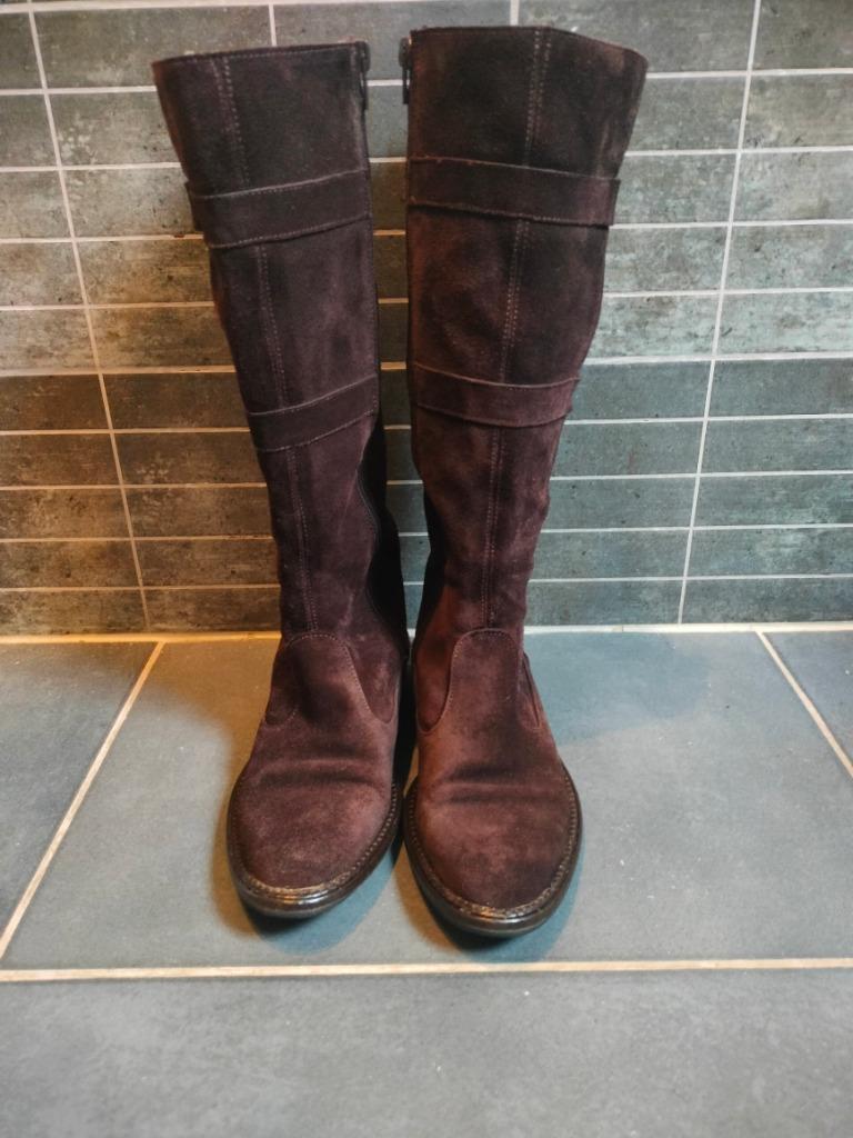 Prachtige Bruine knie laarzen GP Design, Kleding | Dames, Schoenen, Zo goed als nieuw, Hoge laarzen, Bruin, Ophalen of Verzenden