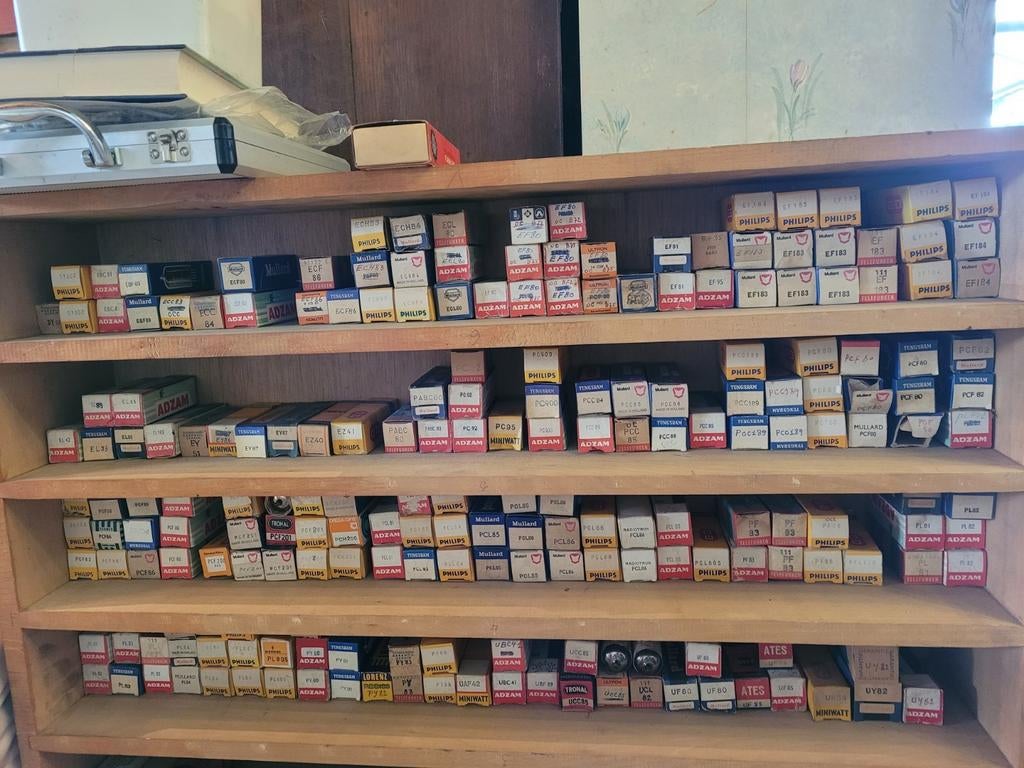 Lot d'ampoules vintage pour radios