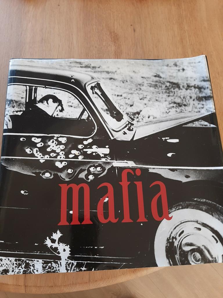 MAFIA livre grand format ,560p,  35x 35 cm,FR,NL,GB,DE, Enlèvement ou Envoi, Comme neuf
