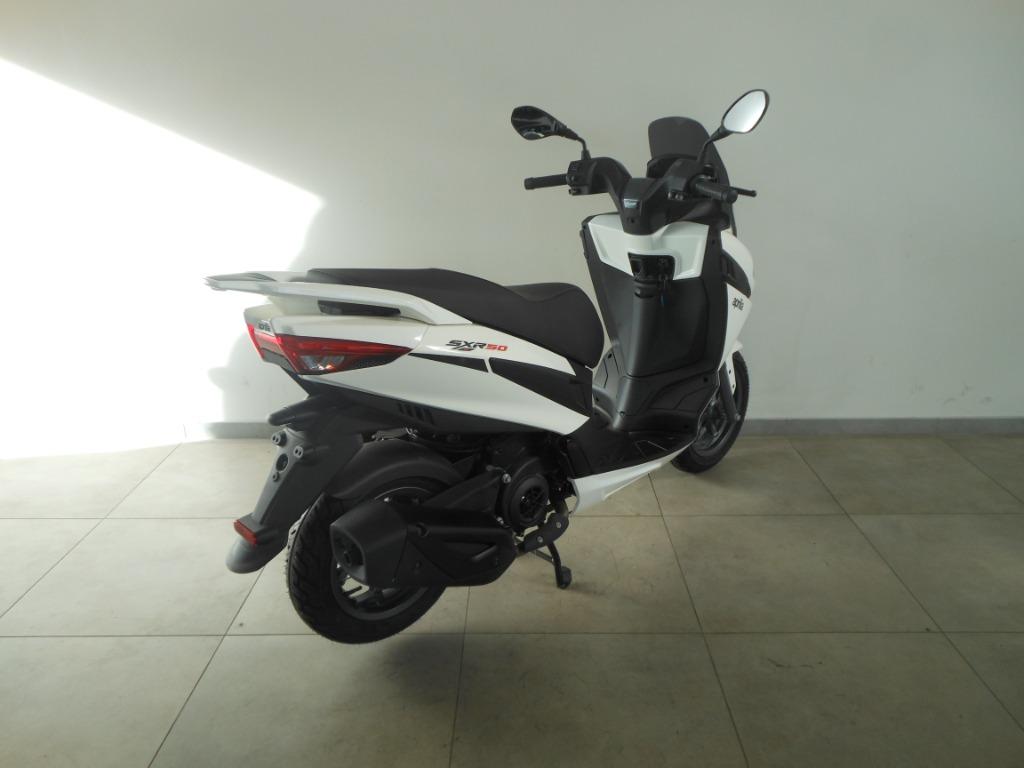 Aprilia SXR 50 - foto 2