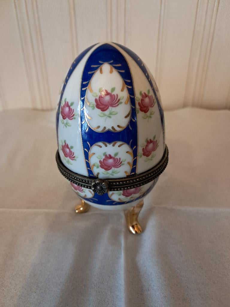 3 oeufs boîtes à bijoux porcelaine de Limoges, Enlèvement ou Envoi