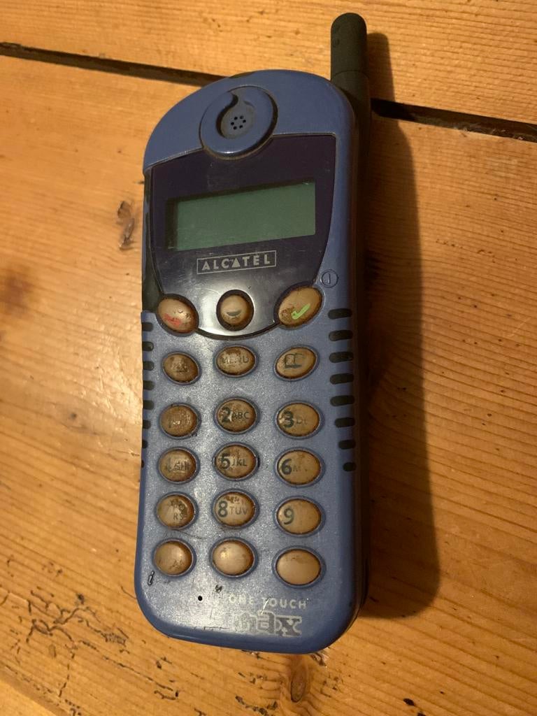 Vintage gsm Alcatel, Télécoms, Clavier physique, Enlèvement, Utilisé, Sans abonnement