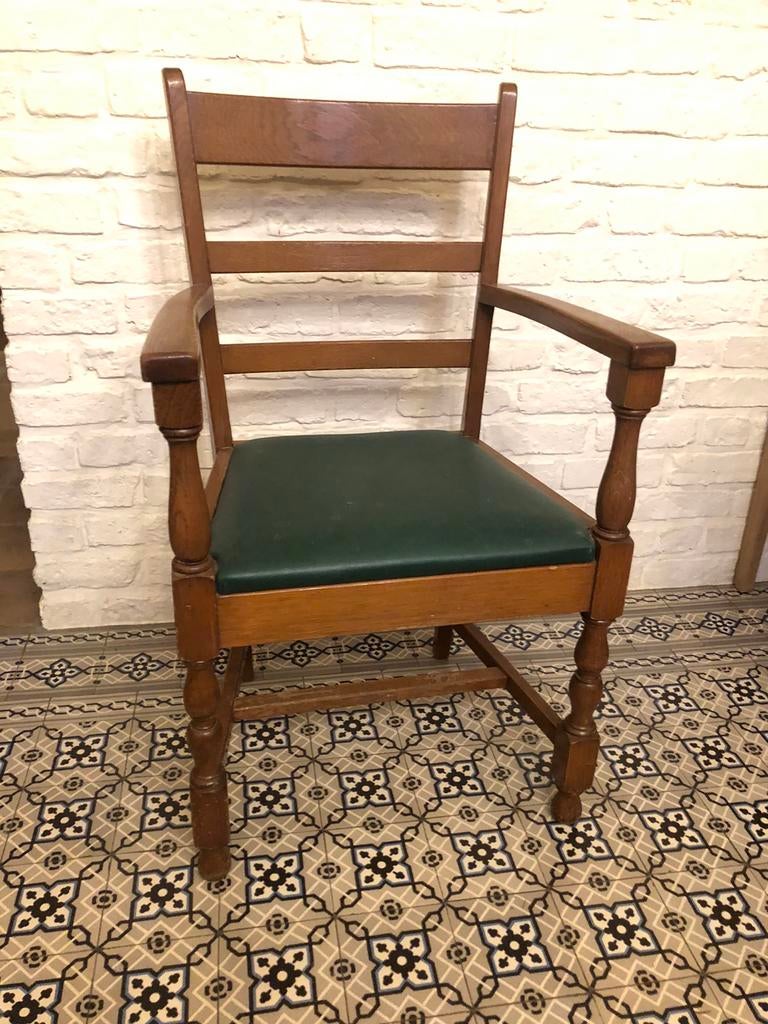 Stevige eiken armstoel, Ophalen, Kunststof, Gebruikt, Overige kleuren