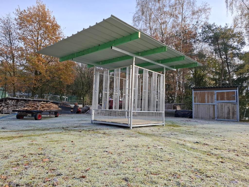 Nieuw groote hooiruif. Climateruif  met groot dak .