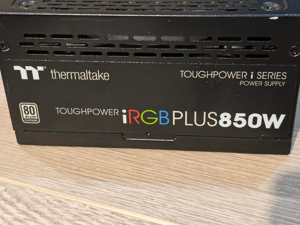 Thermaltake 850w irgb plus 80 Platinum 850 watt, Computers en Software, Ophalen of Verzenden