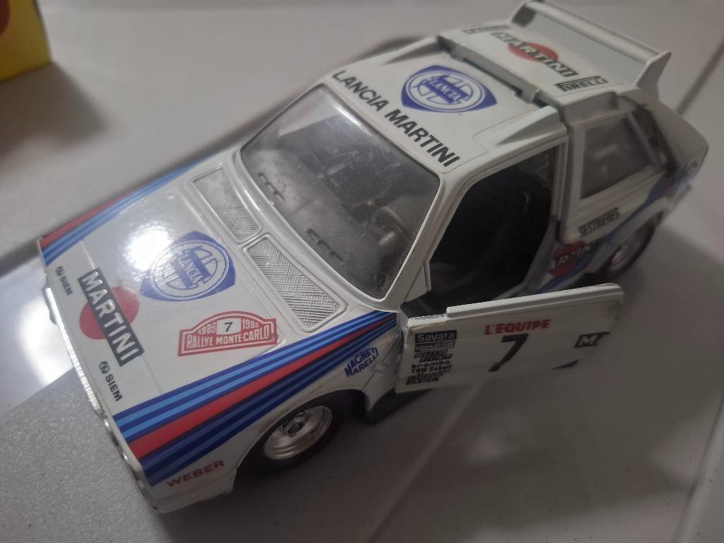 Lancia DELTA S4 Martini 1/24, Hobby en Vrije tijd, Modelauto's | 1:24, Gebruikt, Auto, Burago, Ophalen of Verzenden