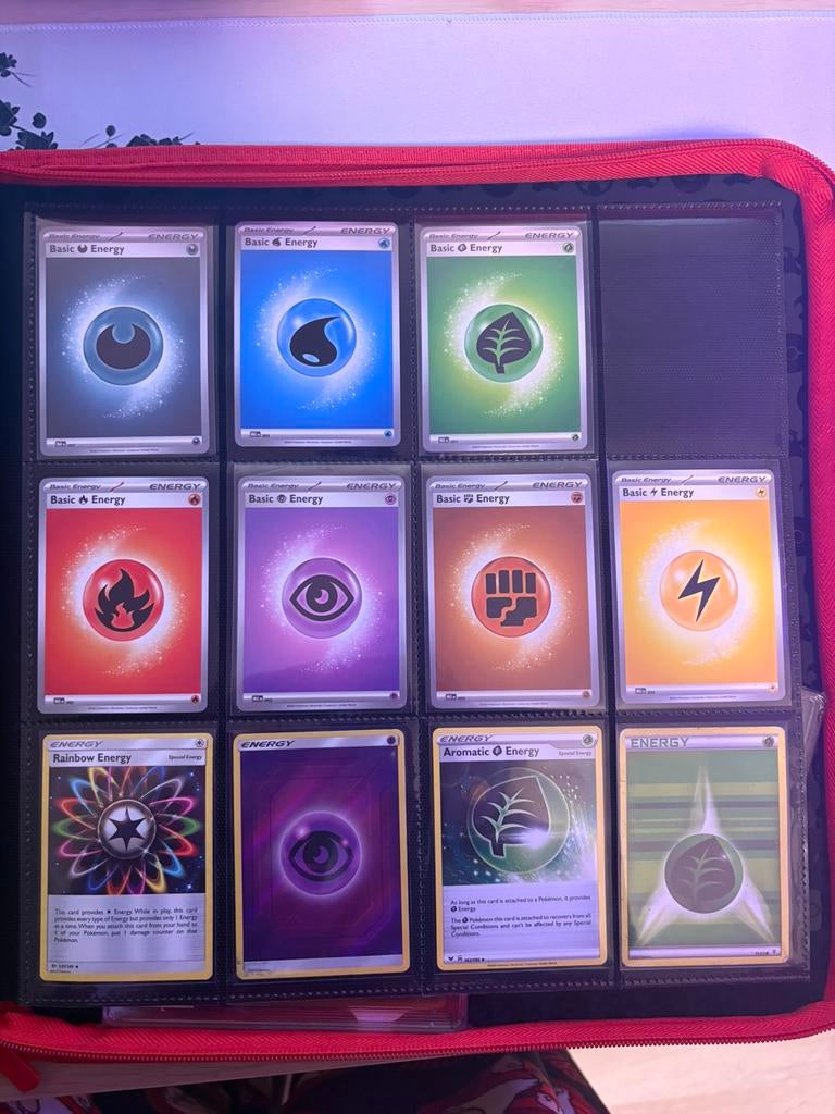 Pokemon kaarten oude en nieuwe, Hobby en Vrije tijd, Verzamelkaartspellen | Pokémon, Verzenden, Zo goed als nieuw