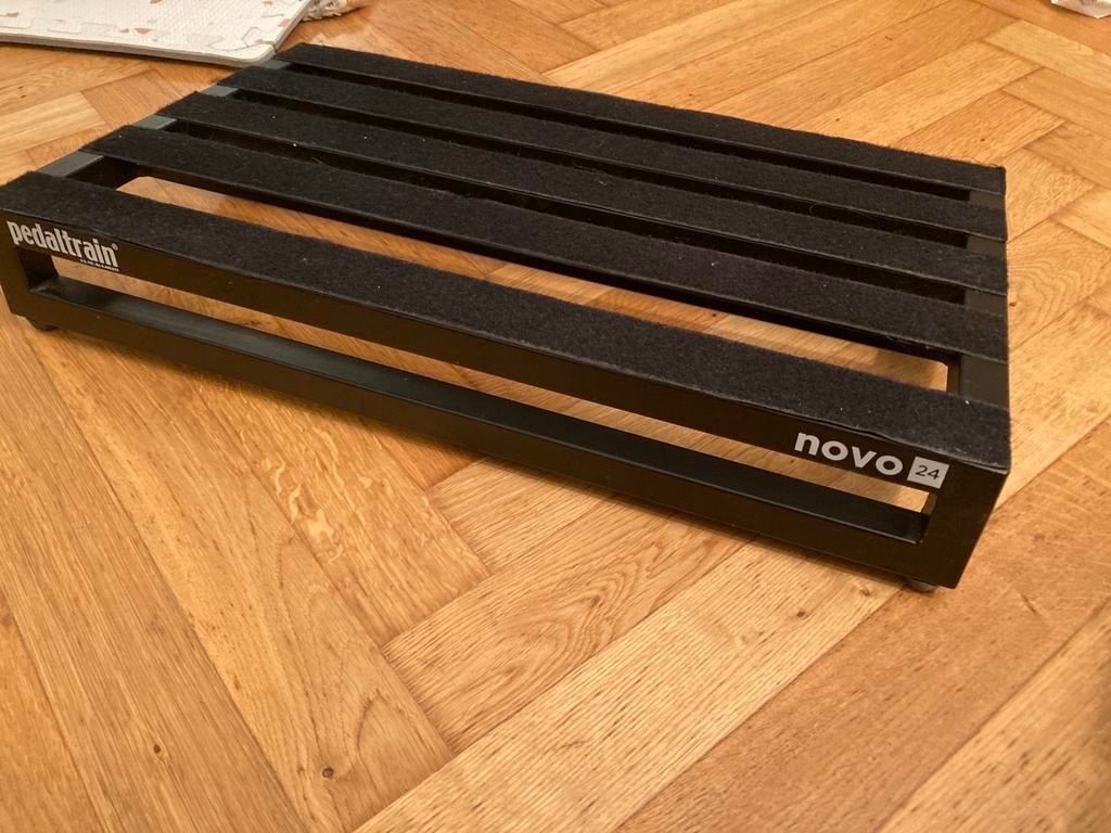 Pedaltrain Novo 24 + soft case, Ophalen, Gebruikt