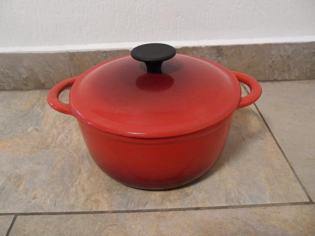 CASSEROLE EN FONTE 20 CM DE DIAMÈTRE - 10 CM DE HAUT, Enlèvement, Neuf, Fonte, Casserole ou Cocotte-minute