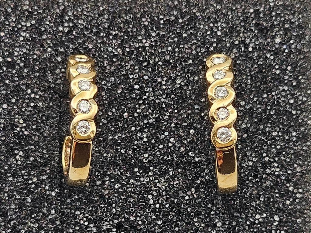 Boucles d'oreilles vintage en or avec diamants. CA : 0,10 ct, Bijoux, Sacs & Beauté, Boucles d'oreilles, Puces ou Clous, Comme neuf