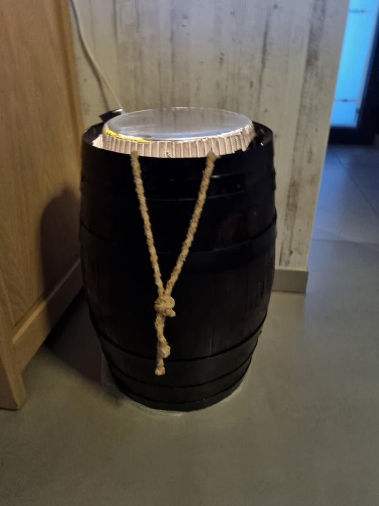 Klein eindeloos wijnvat sfeerverlichting eik 65 jaar oud, Ophalen