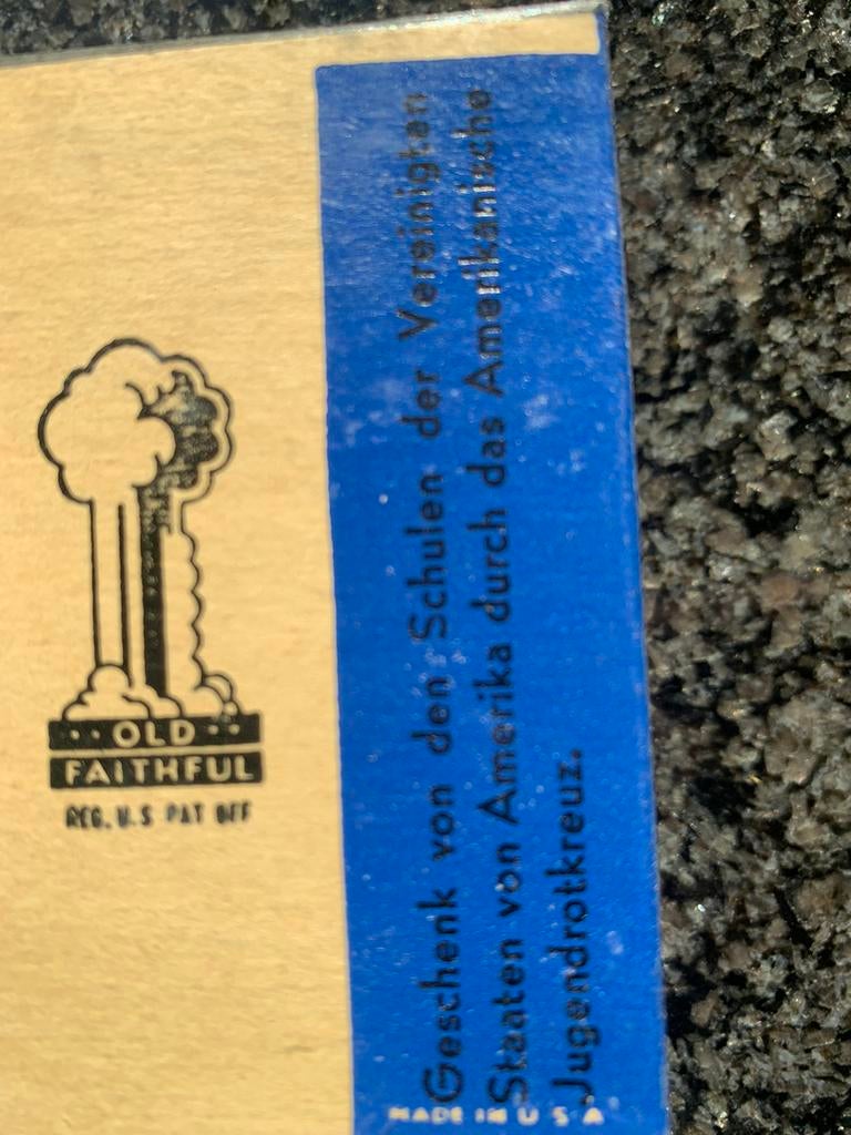 Antiek oorlogskrijt van het Amerikaanse Rode Kruis, Enlèvement ou Envoi